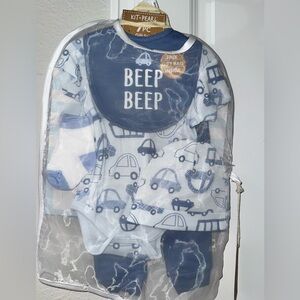 NWT BABYS 3GIFT SET Pearl Blue Car Print Baby Bib and Onesie Set